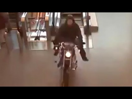 PoliceChaseMallhqdefault