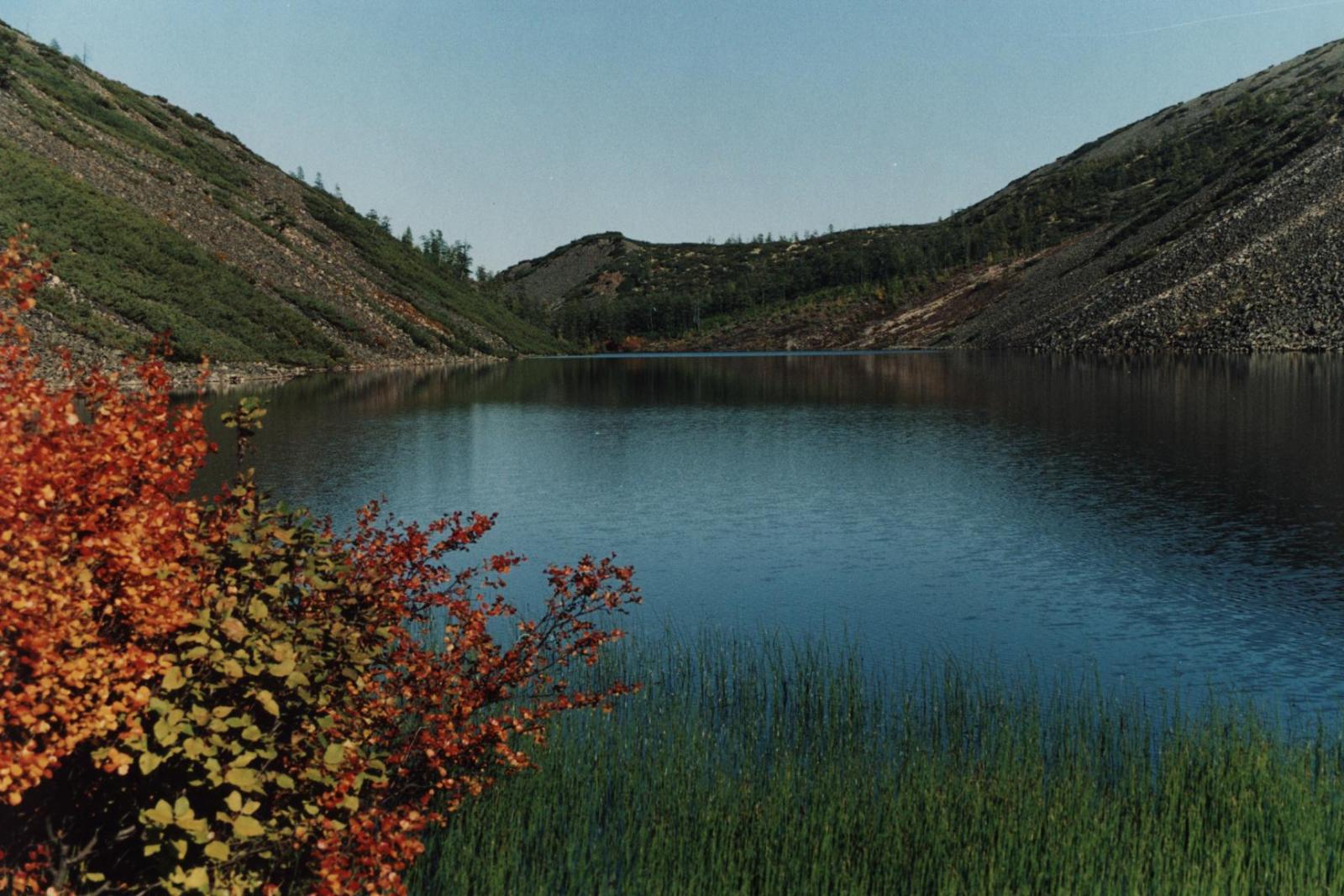 Каскад сообщающихся озер в магаданской области. Озеро Галитур Магаданская. Озеро чистое Магаданская область. Озеро Налимное Магадан. Озеро хариусное Магаданская область.
